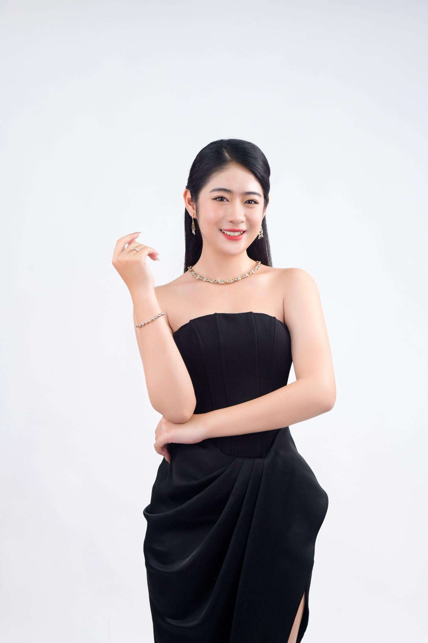 Bộ trang sức Ý Elle Cara - Tỏa sáng thanh lịch, tôn vinh phái đẹp Bộ trang sức Ý Elle Cara - Tỏa sáng thanh lịch, tôn vinh phái đẹp