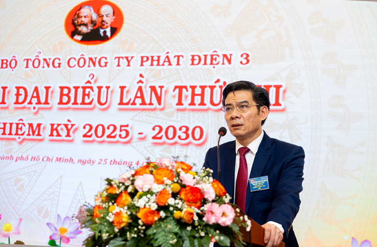 Đồng chí Nguyễn Hữu Tuấn – Phó bí thư Thường trực Đảng ủy EVN phát biểu chỉ đạo