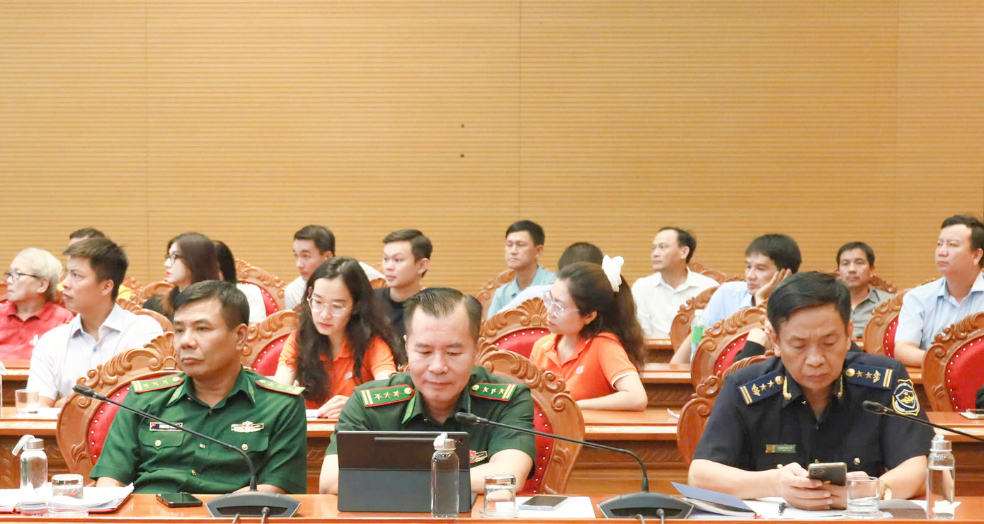 Các đại biểu tham gia hội nghị. Các đại biểu tham gia hội nghị.