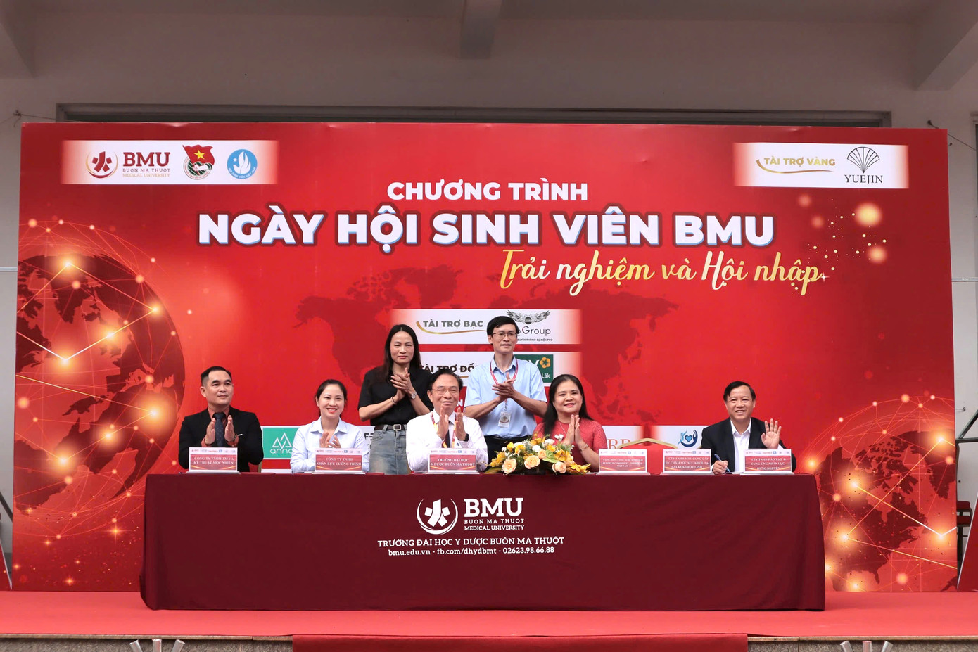 Lễ ký kết hợp tác giữa Trường Đại học Y Dược Buôn Ma Thuột và các đơn vị đối tác Lễ ký kết hợp tác giữa Trường Đại học Y Dược Buôn Ma Thuột và các đơn vị đối tác