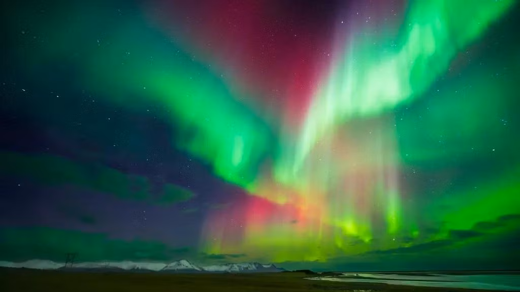 Cực quang được nhìn thấy ở Greenland.