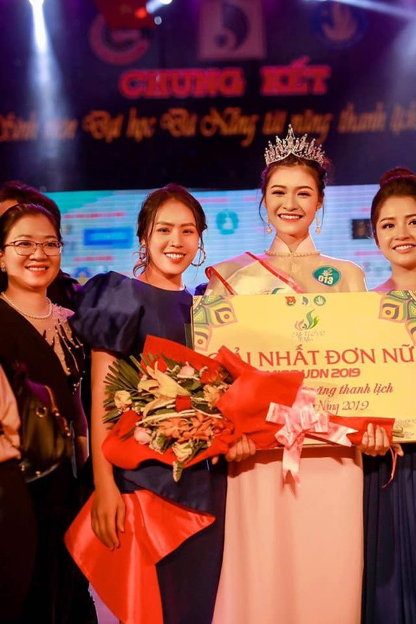 Á hậu 2 Tường San nói gì khi Lương Thùy Linh đăng quang Miss World Việt Nam? ảnh 14