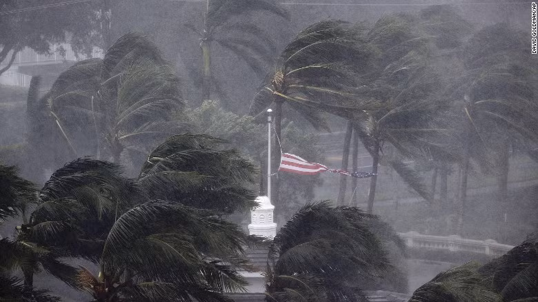 Hải quân Mỹ điều tàu sân bay tham gia cứu hộ hậu bão Irma ảnh 1