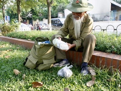 Mang theo thuốc chữa những căn bệnh mà bác sỹ cảnh báo nếu đi bộ xuyên Việt có nguy cơ chết dọc đường