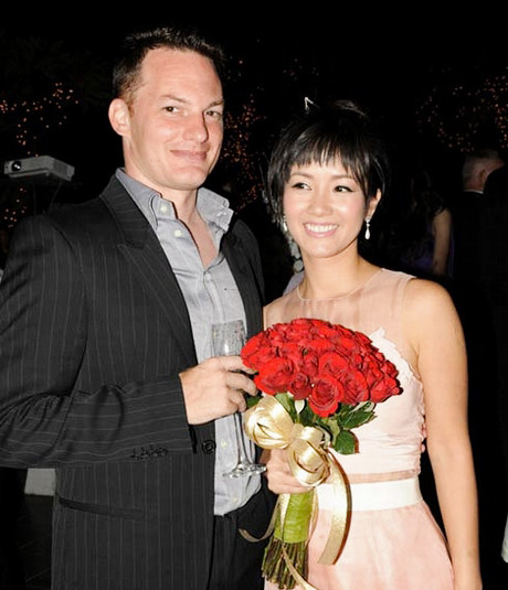 Nhìn lại cuộc hôn nhân 8 năm của Hồng Nhung và chồng tây ảnh 2