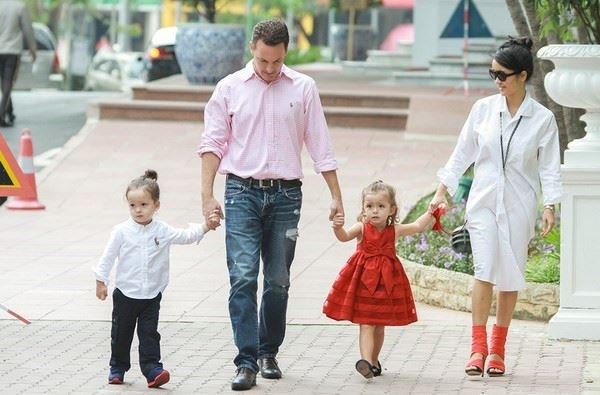 Nhìn lại cuộc hôn nhân 8 năm của Hồng Nhung và chồng tây ảnh 4