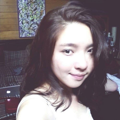 Bất ngờ với nhan sắc và thành tích học tập của con gái NSND Lê Khanh ảnh 11