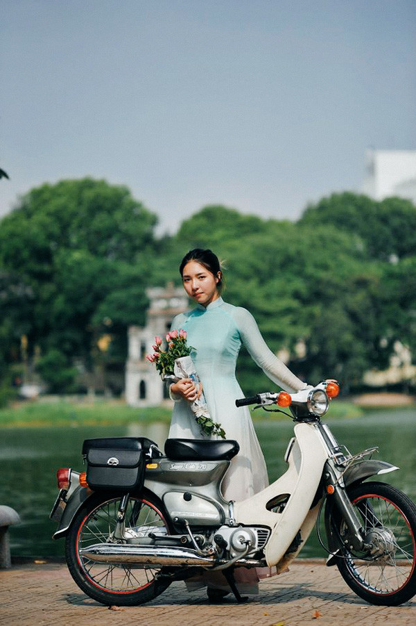 Bất ngờ với nhan sắc và thành tích học tập của con gái NSND Lê Khanh ảnh 8