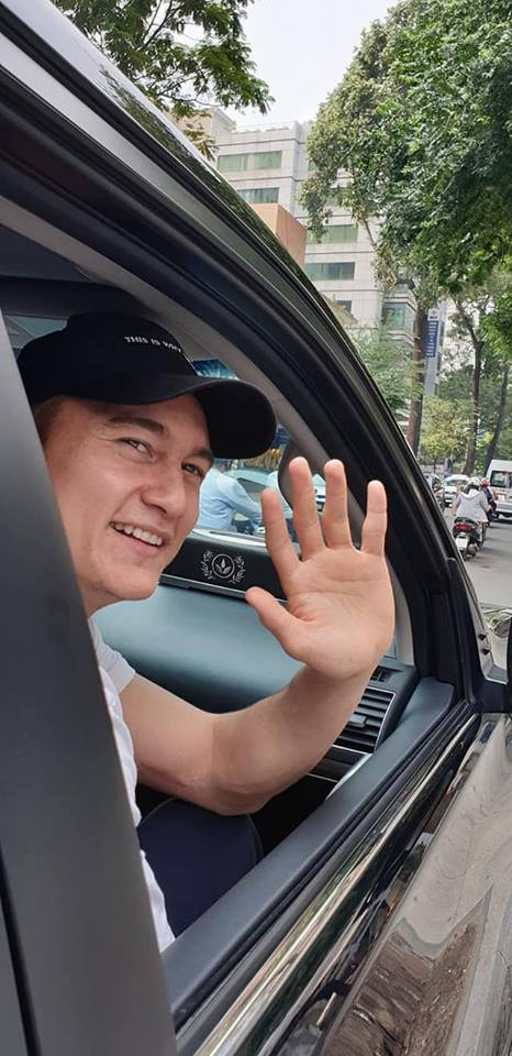 Linh Nga bùi ngùi tiễn em họ Đặng Văn Lâm đi Hà Nội chuẩn bị Asian Cup ảnh 13