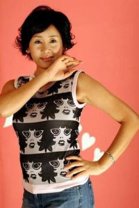 Đến năm ngoài 40 tuổi, cựu Á hậu Hoa hậu Hàn Quốc năm 1979 còn phát hiện bản thân bị ung thư vú và phải phẫu thuật cắt bỏ khối u. Đồng thời mất ba năm để chống chọi bệnh trầm cảm. 