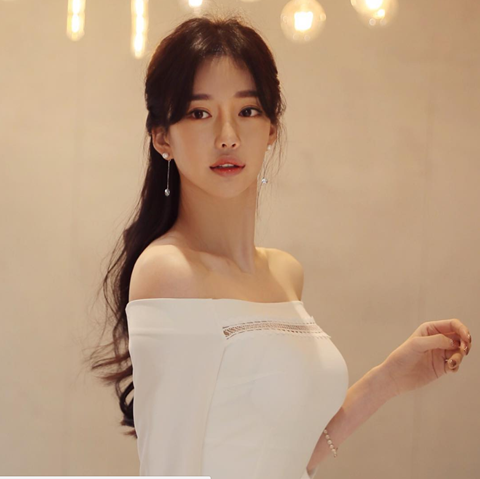 Showbiz 27/7: Xúc động tranh khổng lồ về nhóm giải cứu đội bóng Thái ảnh 6