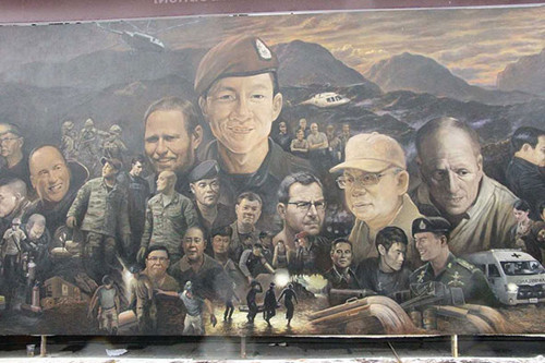 Showbiz 27/7: Xúc động tranh khổng lồ về nhóm giải cứu đội bóng Thái ảnh 1