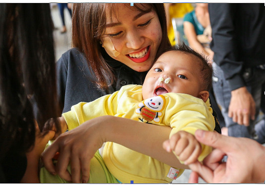 Những xúc cảm chân thực từ dự án nhân ái của thí sinh HHVN 2018 ảnh 14