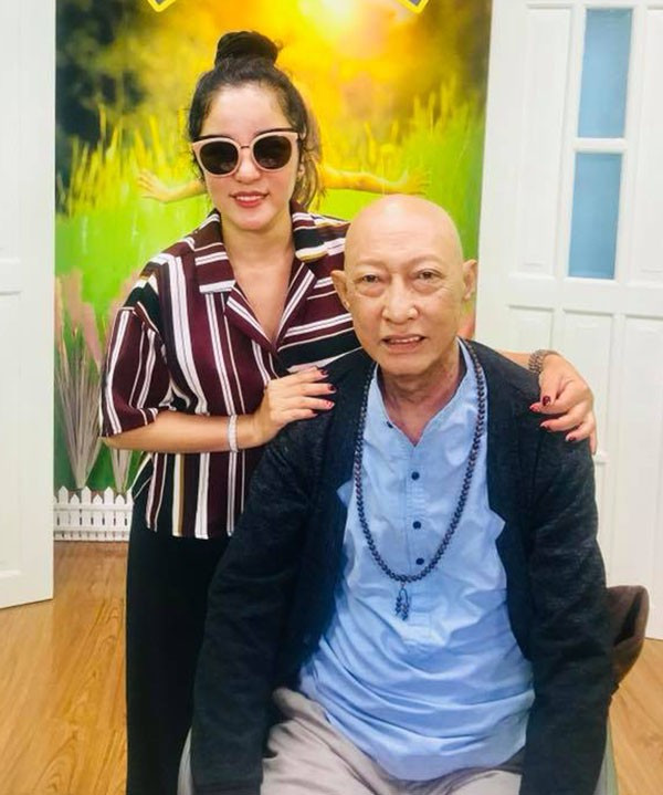 Hình ảnh mới nhất của nghệ sĩ Lê Bình khi vào viện tiếp tục trị bệnh ảnh 2