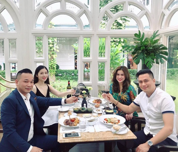 Showbiz 8/7: Tiết lộ bất ngờ về ca sĩ U50 cưới chồng 29? ảnh 5