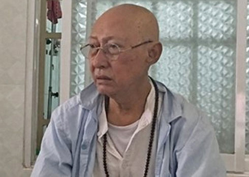 Showbiz 30/8: Sự thật việc nghệ sĩ Lê Bình giàu có vẫn nhận từ thiện ảnh 1