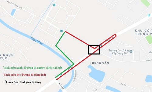 Hà Nội lập rào chắn ngăn dòng người đi xe máy lên vỉa hè ảnh 4