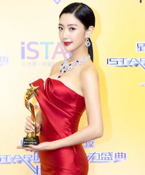 'Bom sex' mới xứ Hàn khoe vòng 1 nảy lửa đầy khiêu khích ảnh 4