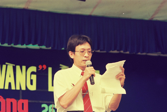 MC Lại Văn Sâm lần đầu chia sẻ về cái tát nhớ đời của mẹ ảnh 1