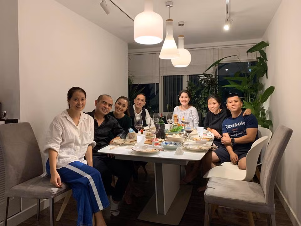 Louis Nguyễn và Hà Tăng tình tứ trong sinh nhật con gái Phạm Anh Khoa ảnh 3