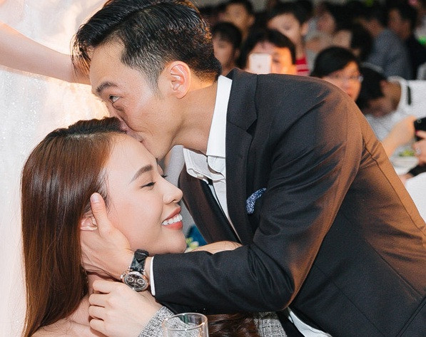 Cường Đô La và Đàm Thu Trang livestream công khai tình tứ, khóa môi ảnh 3