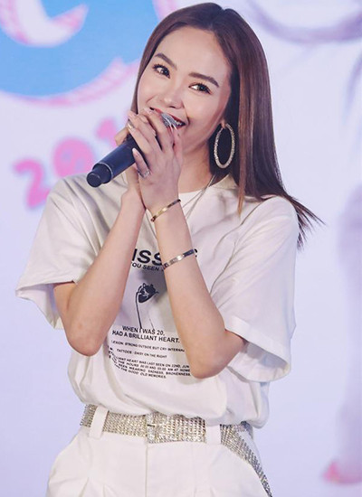 Showbiz 25/7: Ảnh 'nóng' mới của Thanh Bi gây sốt ảnh 2