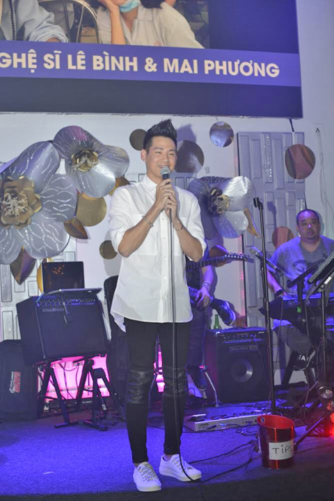 Phùng Ngọc Huy bất ngờ có mặt trong đêm nhạc ủng hộ Mai Phương ảnh 2