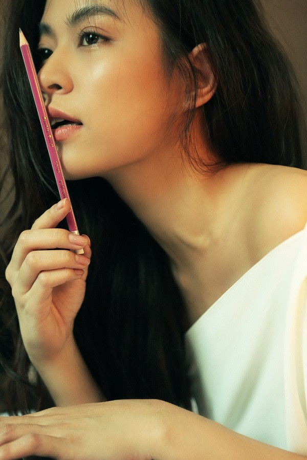 Hoàng Thùy Linh tung ảnh sexy gây xao xuyến ảnh 2