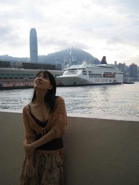 Showbiz 8/10: Vì sao bức ảnh của vợ chồng Quốc Nghiệp gây tranh cãi? ảnh 5