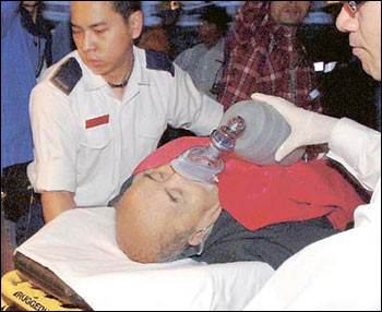 Fan cuồng Lưu Đức Hoa: Cha bán thận, tự tử để con gặp thần tượng ảnh 6