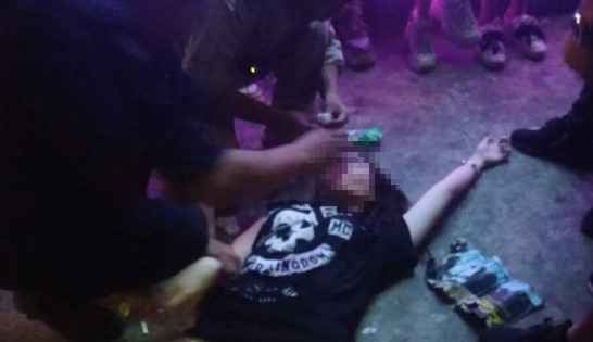 Xe cứu thương liên tục đưa thi thể nạn nhân ở đêm nhạc hội về quê ảnh 3