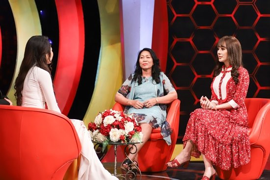 Showbiz 15/7:Clip Trấn Thành đoán kết quả World Cup bằng dép gây sốt ảnh 3