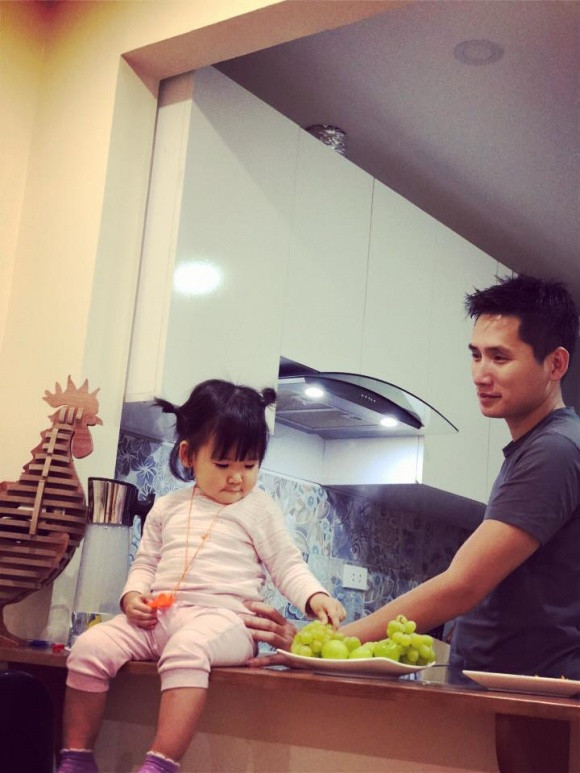 Gia đình vợ đẹp con xinh ít ai biết của BTV thể thao Quốc Khánh ảnh 8