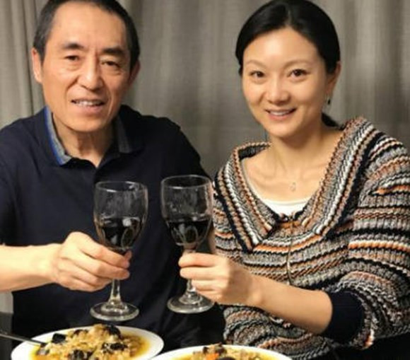 Lần hiếm hoi Trương Nghệ Mưu khoe vợ trẻ trước truyền thông ảnh 7