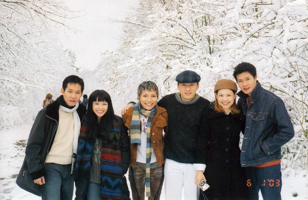 Yến Vi xuất hiện tươi trẻ trong lần hiếm hoi về nước ảnh 5