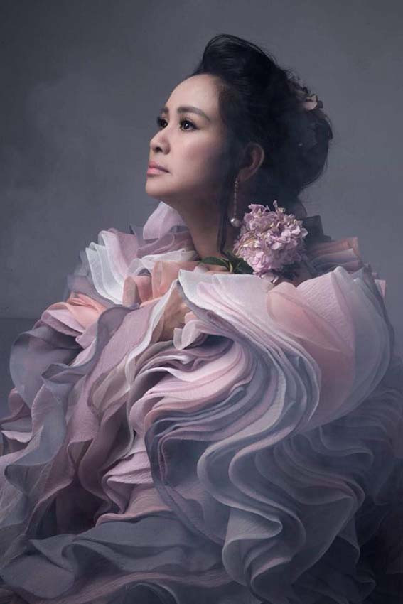 Thanh Lam lần đầu để lộ hình xăm 'khủng' và bí ẩn trên lưng ảnh 5