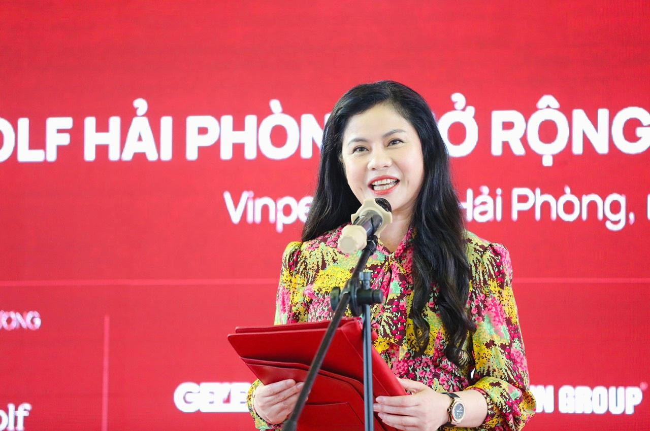 Phát biểu bế mạc Giải Golf Hải Phòng mở rộng - Cúp Hoa Phượng năm 2022, bà Trần Thị Hoàng Mai - Giám đốc Sở Văn hóa Thể thao thành phố Hải Phòng, Phó trưởng Ban tổ chức Giải Vô địch Golf Quốc gia 2022 - Cúp VinFast, cho biết, Giải Golf Hải Phòng mở rộng - Cúp Hoa Phượng năm 2022 không chỉ là sân chơi đơn thuần về mặt chuyên môn mà còn thể hiện trên tinh thần gắn kết các hoạt động văn hóa, thể thao nhằm tăng cường giao lưu và hiểu biết lẫn nhau giữa các cơ quan bộ, ngành với thành phố Hải Phòng; mở rộng mối quan hệ giữa các doanh nghiệp.