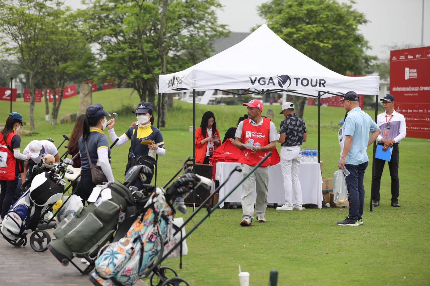 NÓNG: Thêm hole in one tại Giải Vô địch Golf Quốc gia 2022 - Cúp VinFast ảnh 7 NÓNG: Thêm hole in one tại Giải Vô địch Golf Quốc gia 2022 - Cúp VinFast ảnh 7