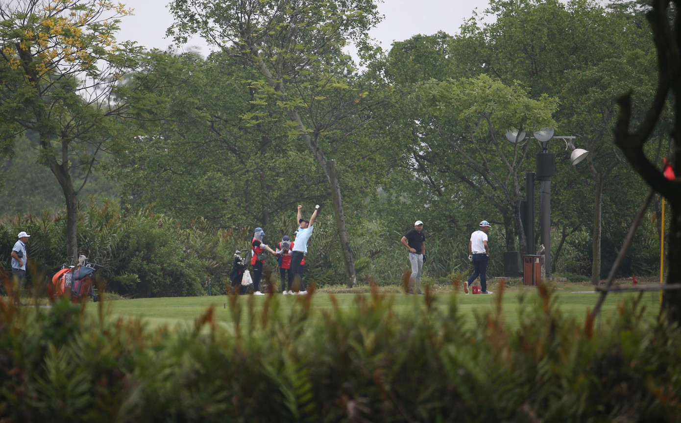 Khoảnh khắc golfer Nguyễn Huy Thắng ghi điểm hole in one trên sân Vinpearl Golf Hải Phòng Khoảnh khắc golfer Nguyễn Huy Thắng ghi điểm hole in one trên sân Vinpearl Golf Hải Phòng