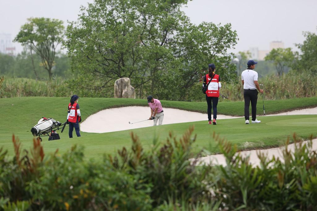 NÓNG: Xuất hiện hole in one đầu tiên tại Giải Vô địch Golf Quốc gia 2022 - Cúp VinFast ảnh 33