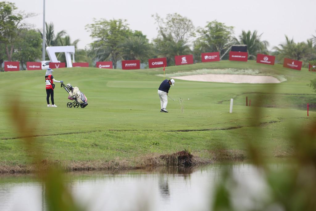 NÓNG: Xuất hiện hole in one đầu tiên tại Giải Vô địch Golf Quốc gia 2022 - Cúp VinFast ảnh 34