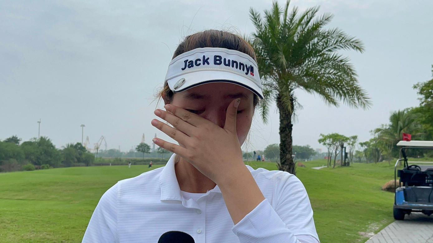 Chỉ mới bén duyên với golf được 5 năm, golfer nhí này gặt hái được nhiều thành tích với bộ sưu tập gần 30 chiếc cúp ở nhiều giải đấu