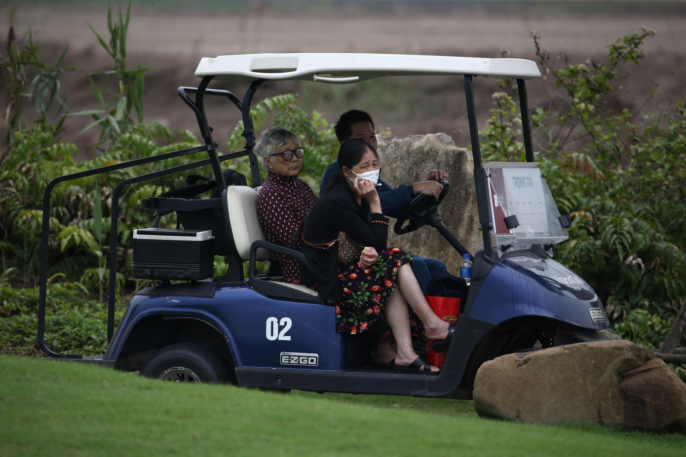 Golfer Phạm Minh Phong độc chiếm ngôi đầu ảnh 47