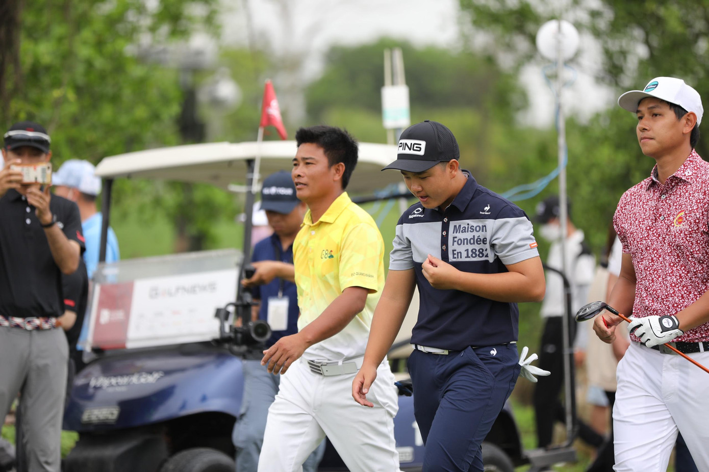 Golfer Nguyễn Anh Minh và golfer Đỗ Quang Khánh đang tạo ra cuộc cạnh tranh quyết liệt cho chức vô địch