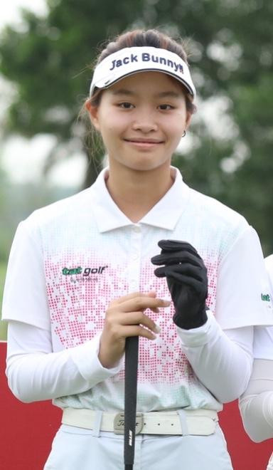 Lê Chúc An (sinh năm 2008) là &quot;mầm non&quot; của làng golf Việt Nam, được kỳ vọng sẽ kế tiếp các đàn chị như Nguyễn Thảo My, Hanako Kawasaki và Đoàn Xuân Khuê Minh, trở thành những golfer xuất sắc, giúp bộ môn golf Việt Nam rút ngắn khoảng cách trên đấu trường quốc tế trong tương lai.