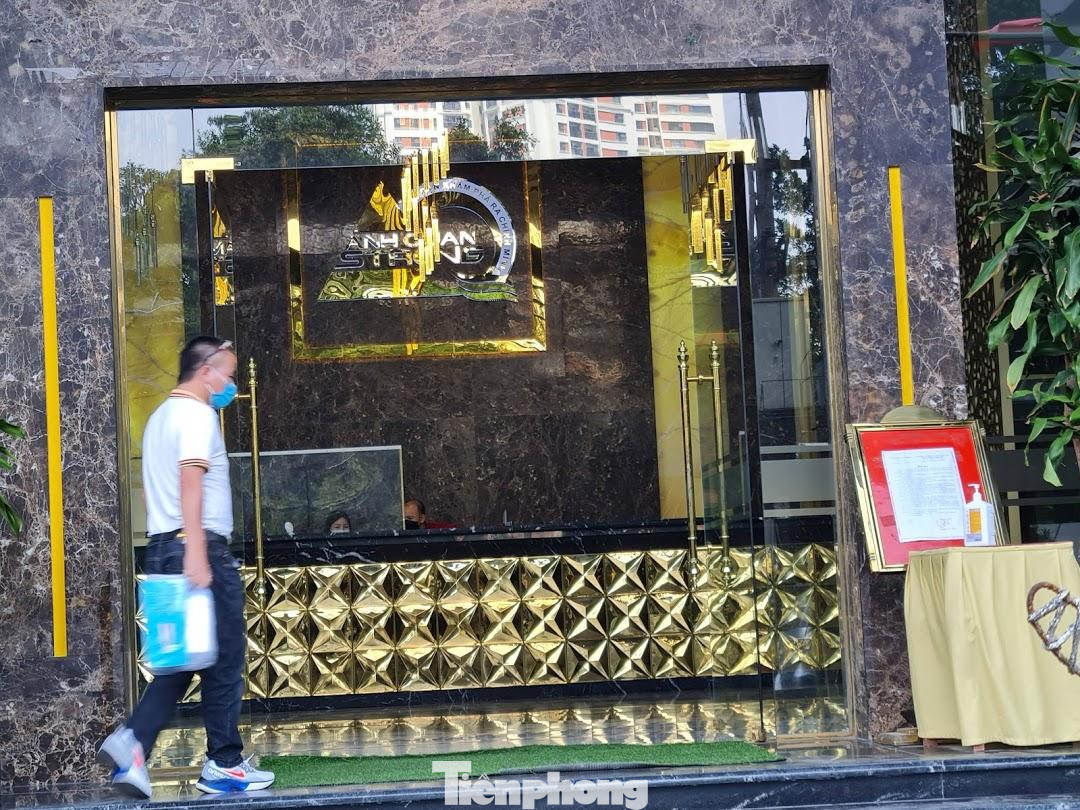 Theo ghi nhận của PV, dù chưa được cơ quan chức năng nghiệm thu PCCC nhưng tại chung cư Tháp Doanh nhân có hàng trăm hộ về về ở, tiềm ẩn nguy cơ mất an toàn PCCC.