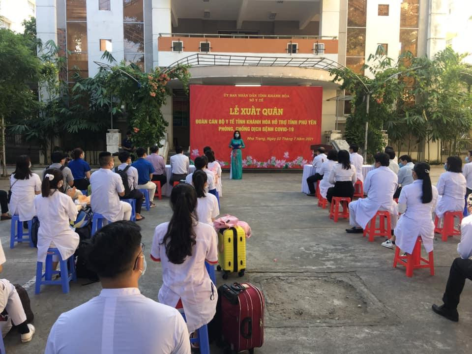 Khánh Hoà tổ chức lễ xuất quân hỗ trợ tỉnh Phú Yên chống dịch. Ảnh THANH NHÃ. Khánh Hoà tổ chức lễ xuất quân hỗ trợ tỉnh Phú Yên chống dịch. Ảnh THANH NHÃ.