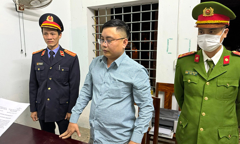 Mai Xuân Hữu bị bắt giữ về hành vi lừa đảo Mai Xuân Hữu bị bắt giữ về hành vi lừa đảo