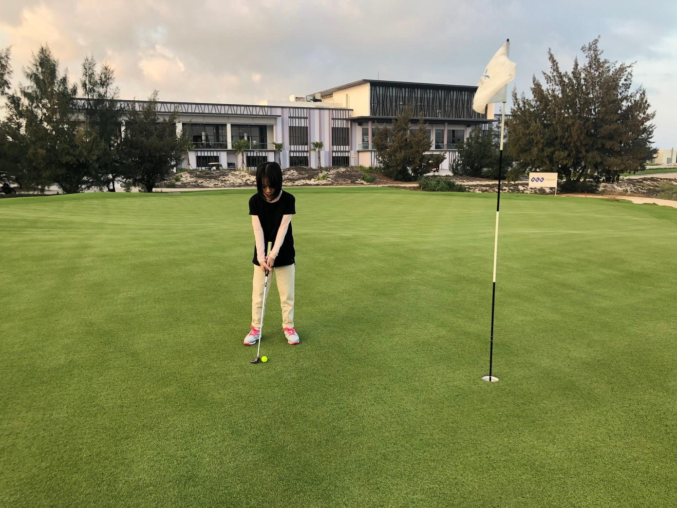 Tổ hợp nghỉ dưỡng và sân golf của FLC đầu tư tại Quảng Bình. Tổ hợp nghỉ dưỡng và sân golf của FLC đầu tư tại Quảng Bình.