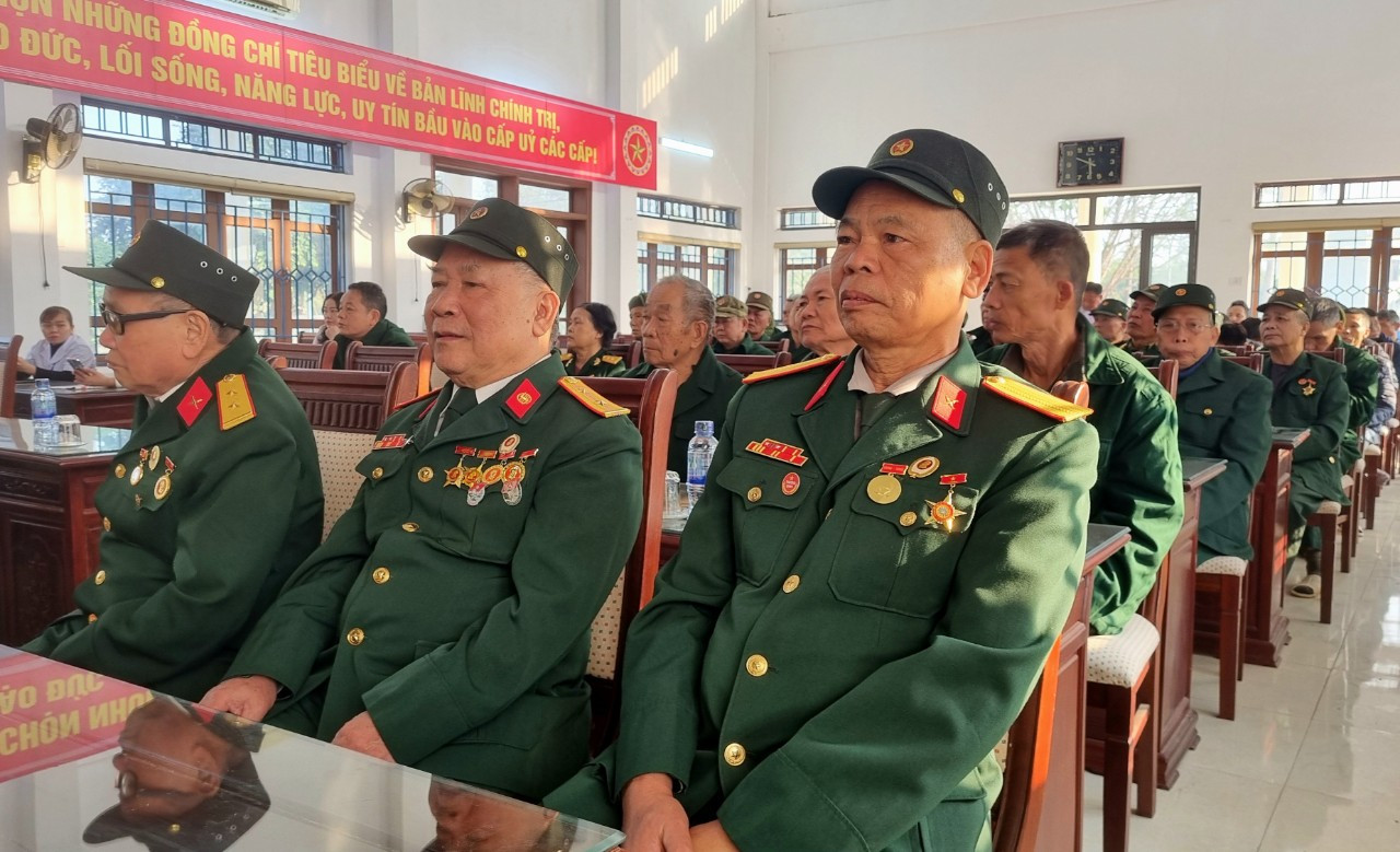 Các bác thương binh Trung tâm điều dưỡng thương binh Nho Quan.